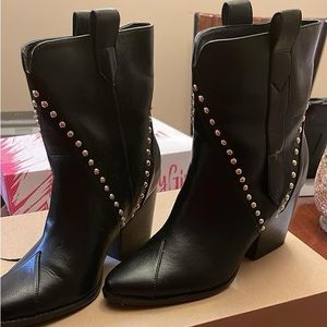 Coconuts by Matisse Booties